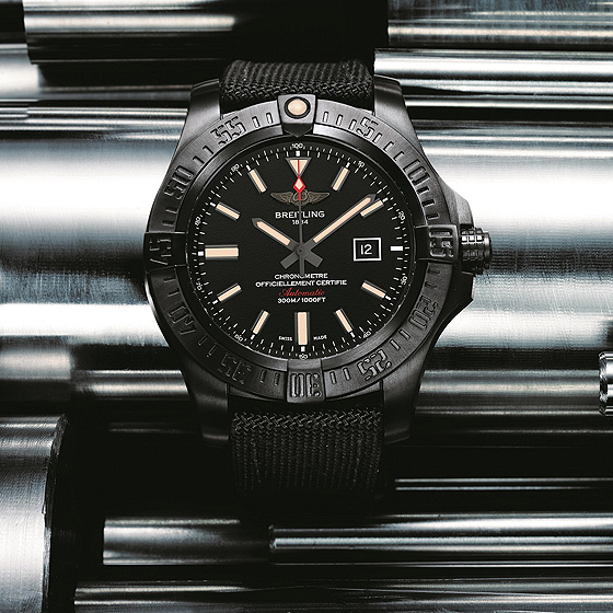 Breitling Avenger Blackbird - background